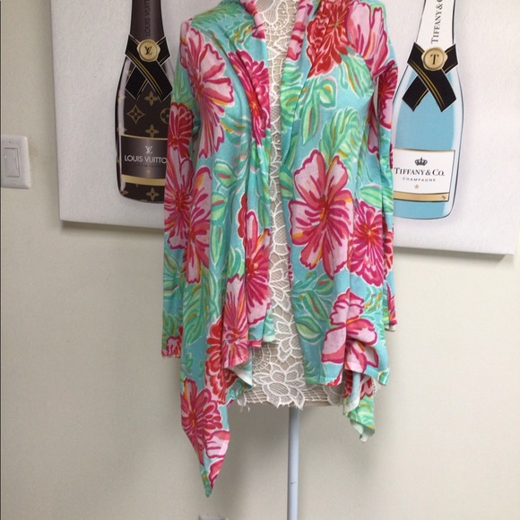 Lilly Pulitzer Accessories - Lilly Pulitzer Floral Wrap